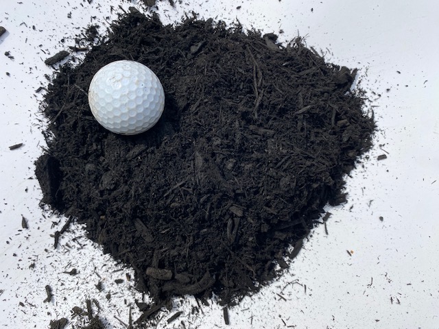 Select black dyed mulch